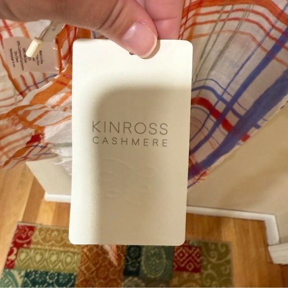 Kinross Cashmere and Silk Scarf- NWT - Picture 3 of 4